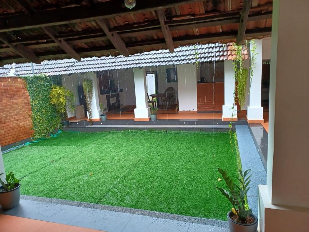 Kayyalas Courtyard Thrissur Экстерьер фото