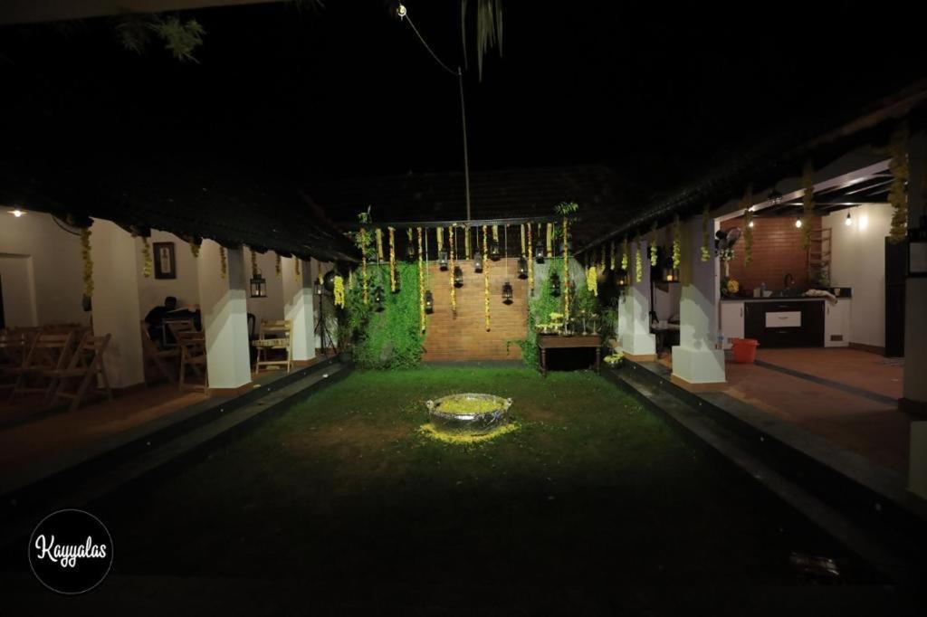 Kayyalas Courtyard Thrissur Экстерьер фото