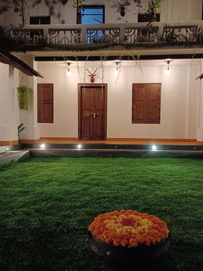 Kayyalas Courtyard Thrissur Экстерьер фото