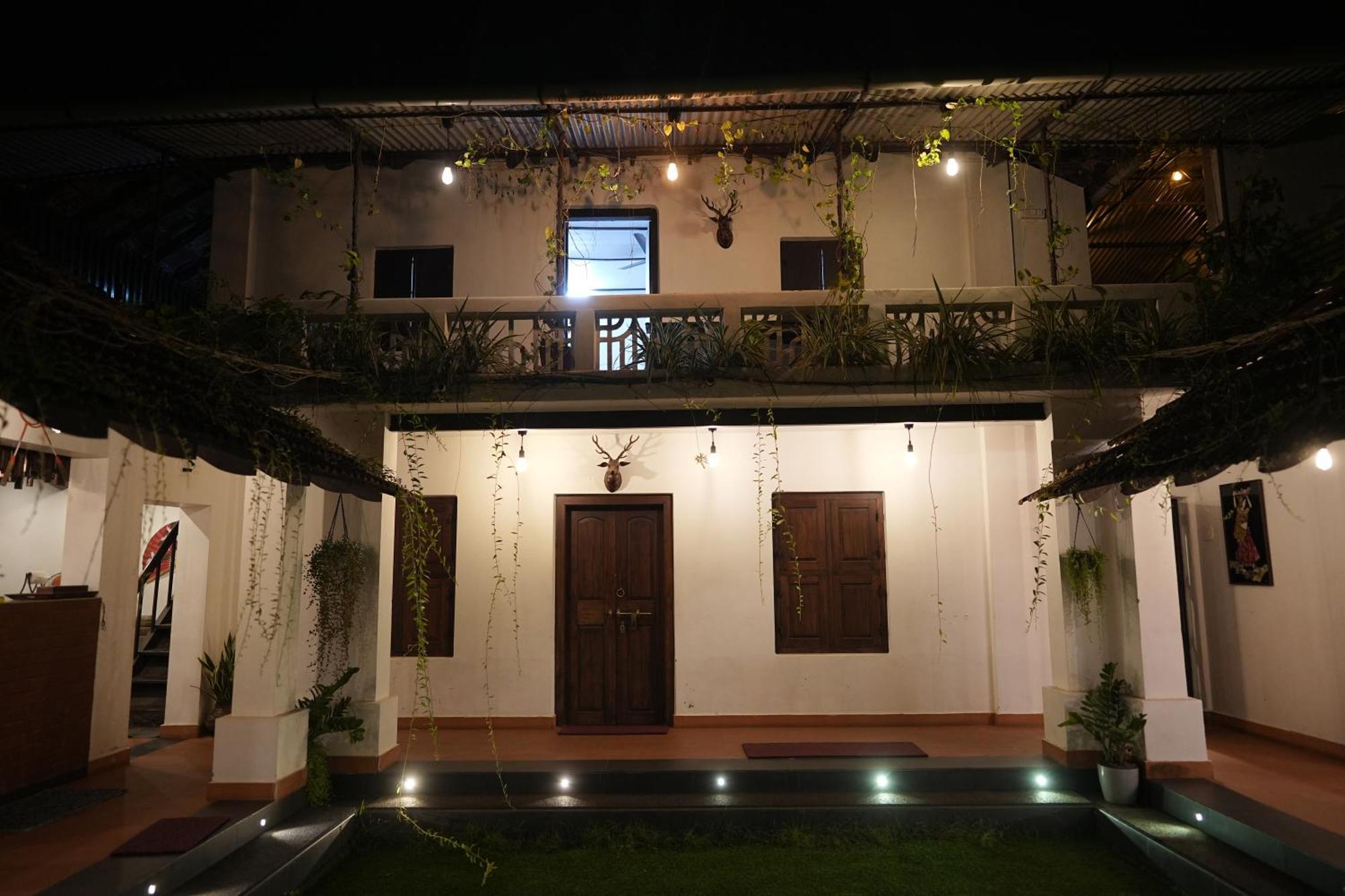 Kayyalas Courtyard Thrissur Экстерьер фото