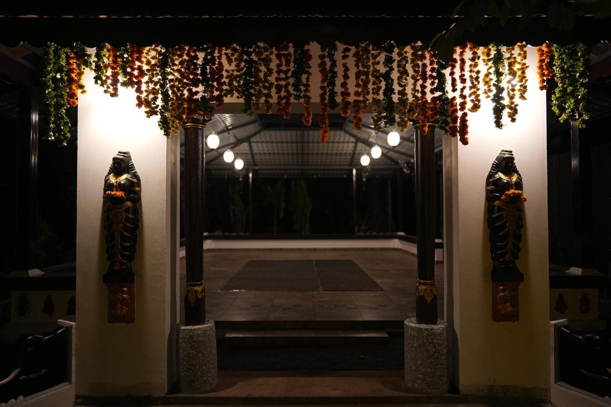 Kayyalas Courtyard Thrissur Экстерьер фото